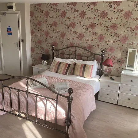 Hotel Ivy By The Sea