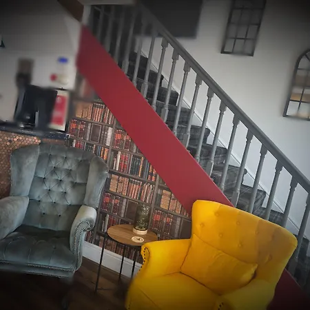 Hotel Ivy By The Sea 3*