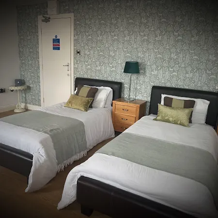 Hotel Ivy By The Sea 3*