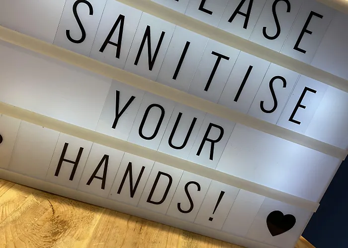 Hotel Ivy By The Sea