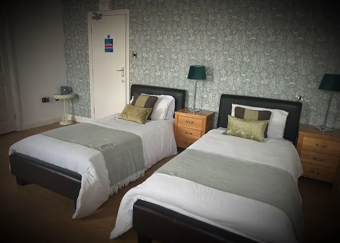 Hotel Ivy By The Sea 3*