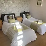 Ivy By The Sea فندق