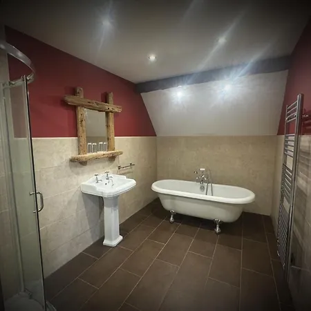 Hotel Ivy By The Sea 3*