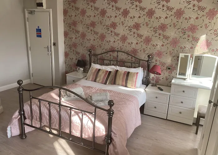 Hotel Ivy By The Sea